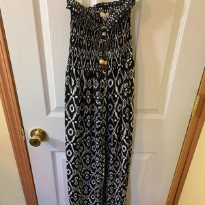 black and white strapless maxi dress